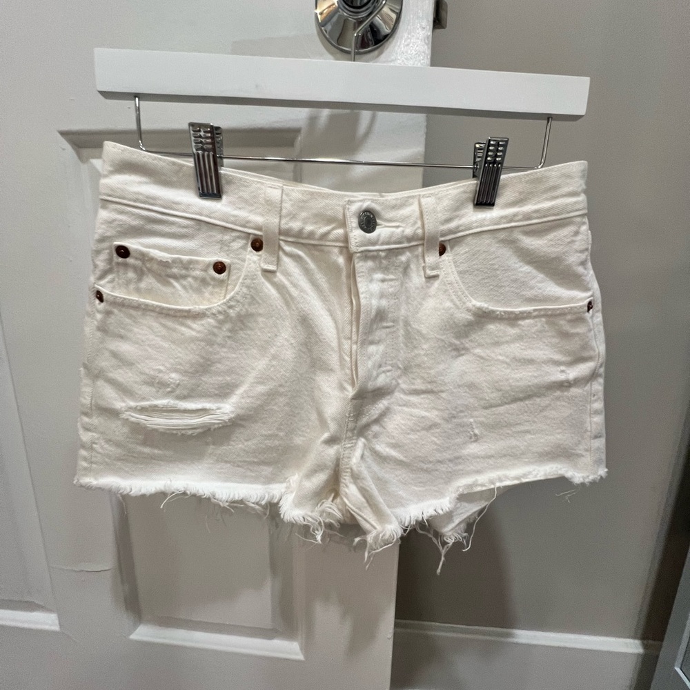 Levi’s White Denim Shorts Size 27